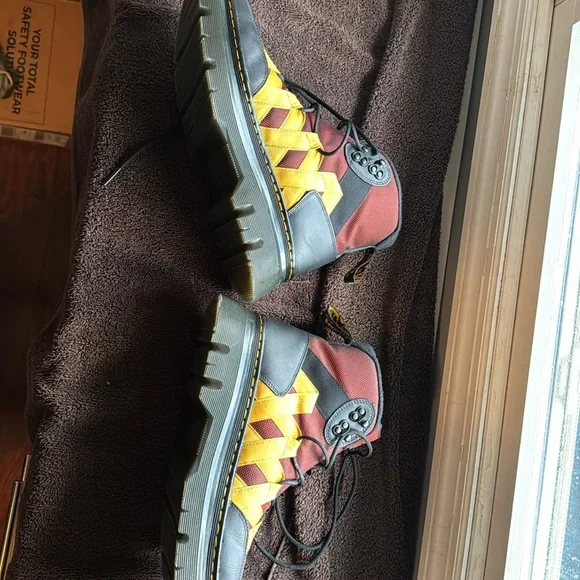 Dr. Martens Boury Warmwair Contrast Nylon Leather Casual Boots BLACK Tan Sz 12 - Picture 8 of 14